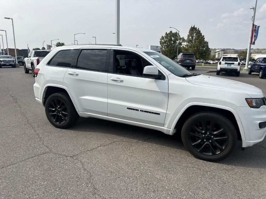 used 2018 Jeep Grand Cherokee car, priced at $18,636