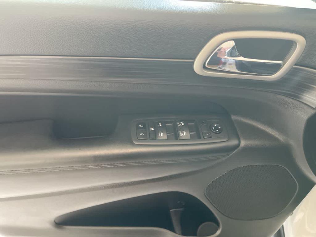 used 2021 Jeep Grand Cherokee car, priced at $20,644