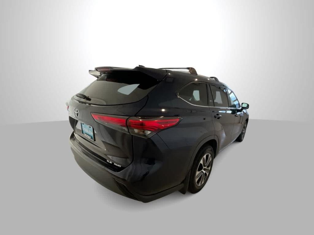 used 2020 Toyota Highlander car, priced at $22,735