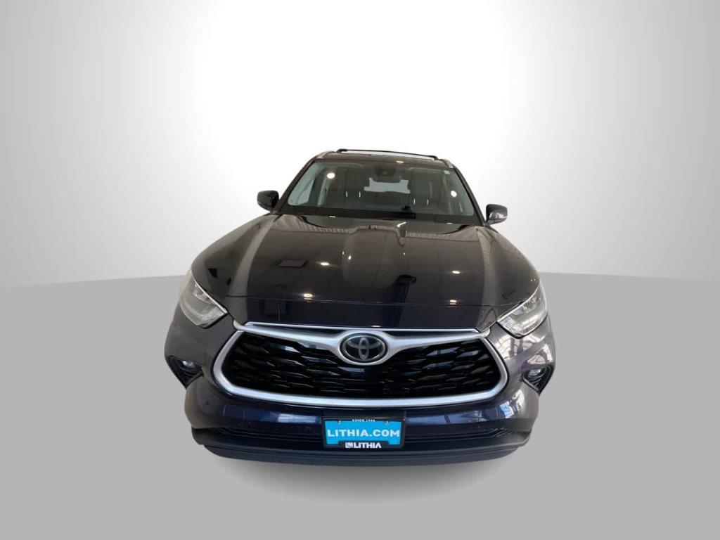 used 2020 Toyota Highlander car, priced at $22,735