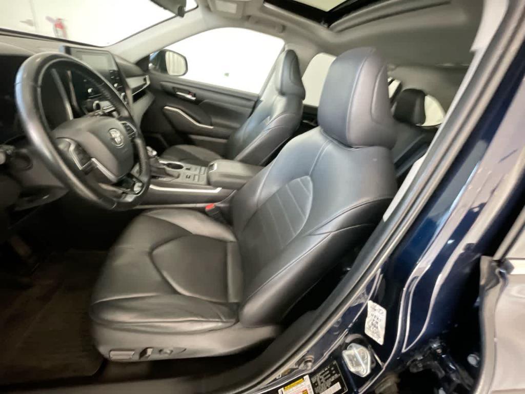 used 2020 Toyota Highlander car, priced at $22,735