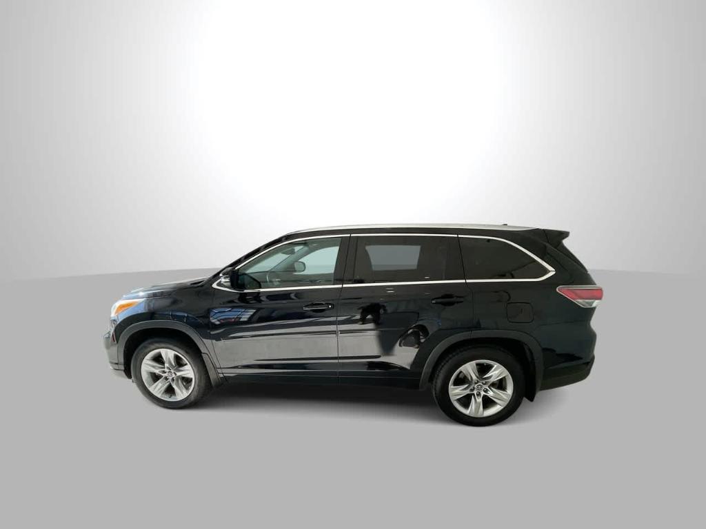 used 2016 Toyota Highlander car, priced at $24,216