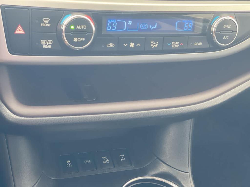 used 2016 Toyota Highlander car, priced at $24,216
