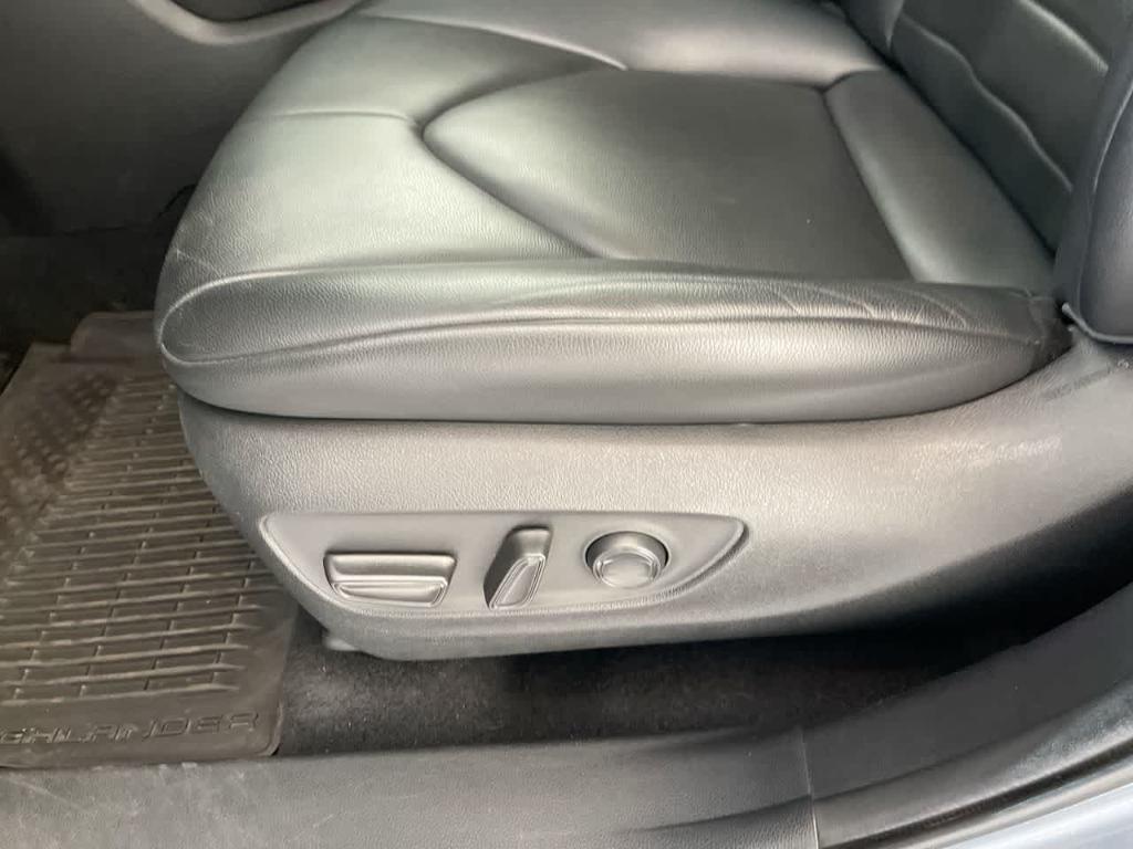 used 2021 Toyota Highlander Hybrid car, priced at $33,785