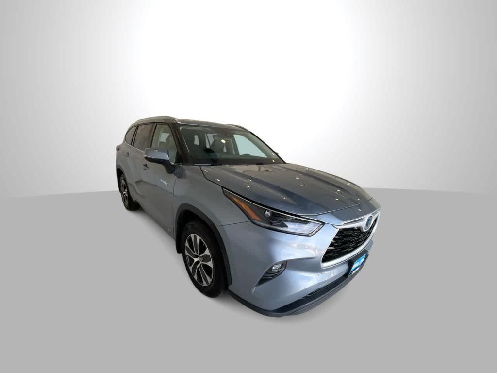 used 2021 Toyota Highlander Hybrid car, priced at $33,785