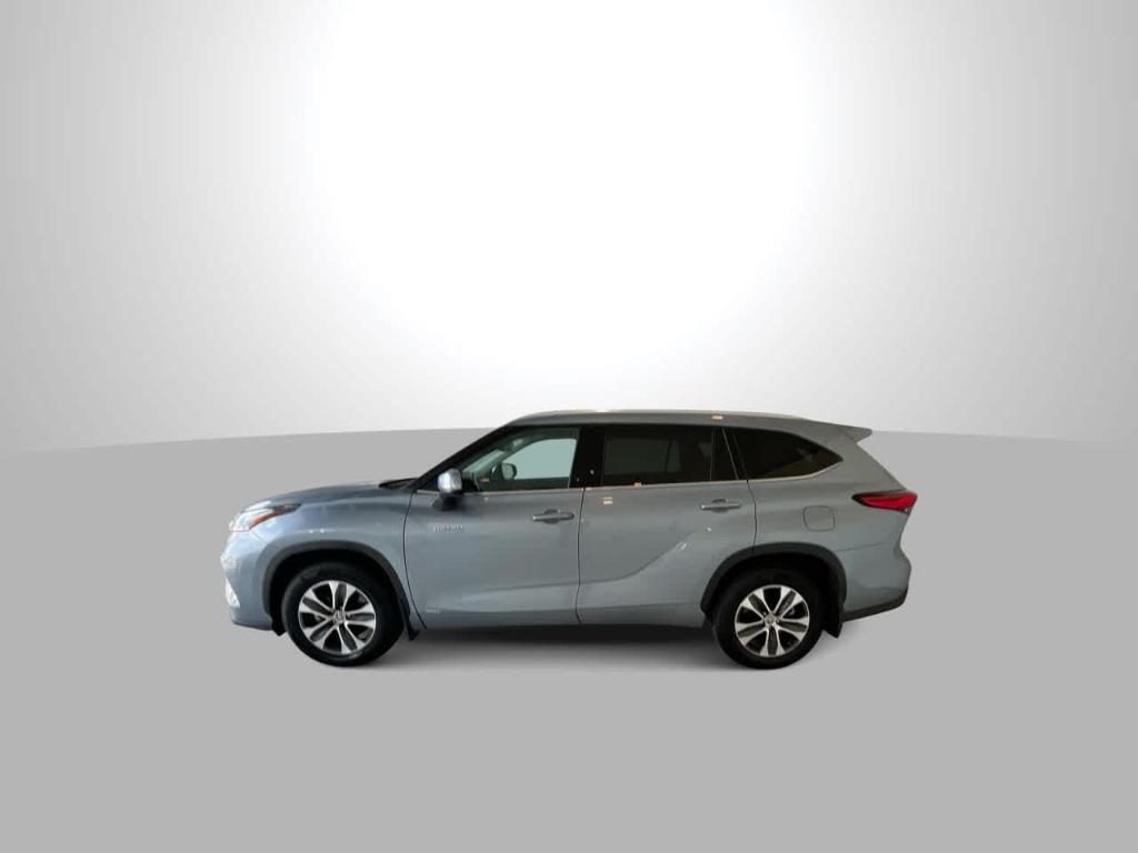 used 2021 Toyota Highlander Hybrid car, priced at $33,785