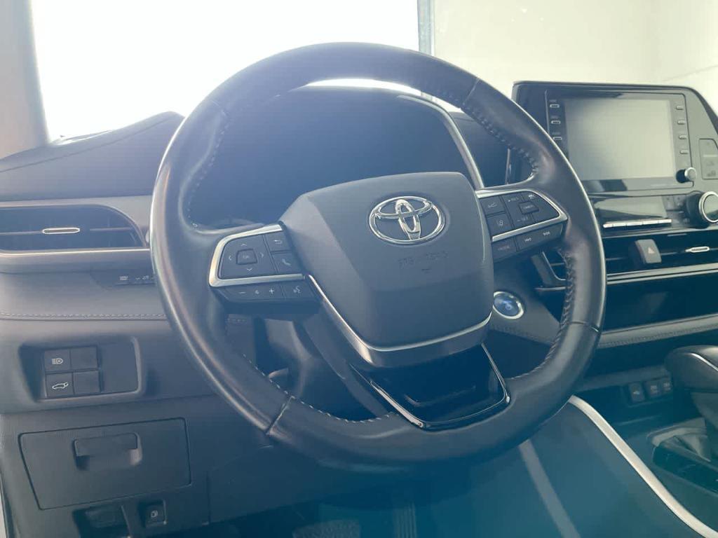 used 2021 Toyota Highlander Hybrid car, priced at $33,785