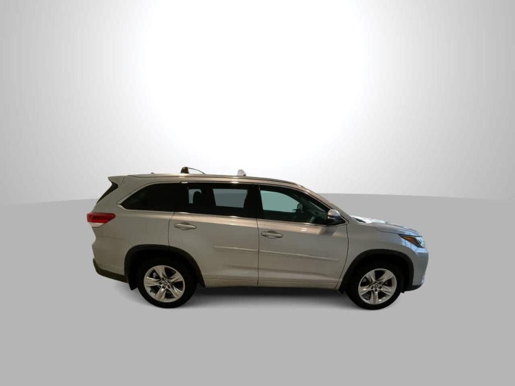 used 2019 Toyota Highlander car, priced at $29,936