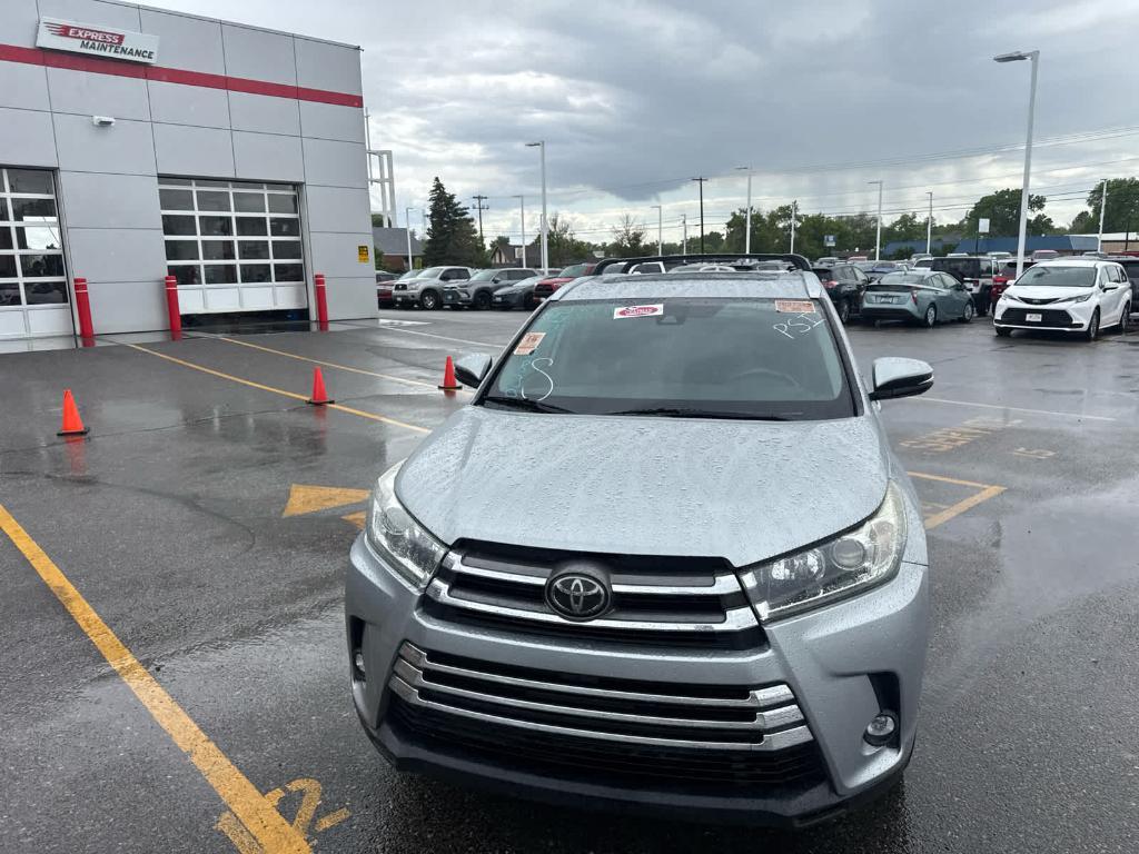 used 2019 Toyota Highlander car, priced at $30,817