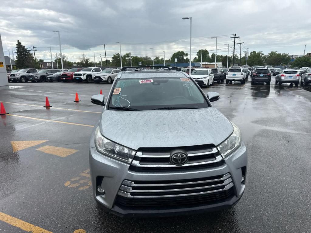 used 2019 Toyota Highlander car, priced at $30,817