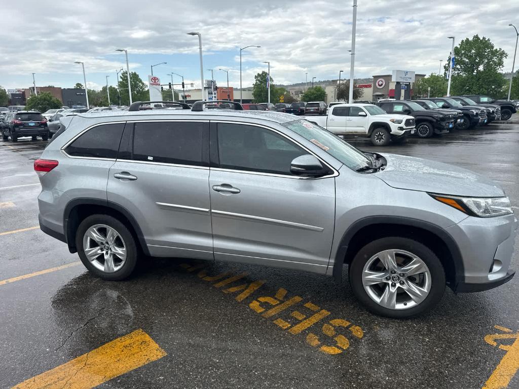 used 2019 Toyota Highlander car, priced at $30,817