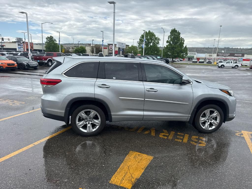 used 2019 Toyota Highlander car, priced at $30,817