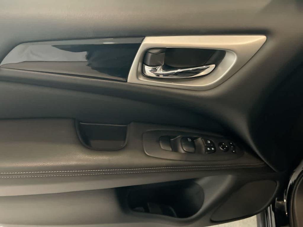 used 2020 Nissan Pathfinder car, priced at $17,286