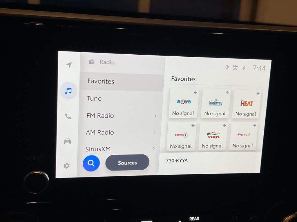 used 2023 Toyota Highlander Hybrid car, priced at $34,367