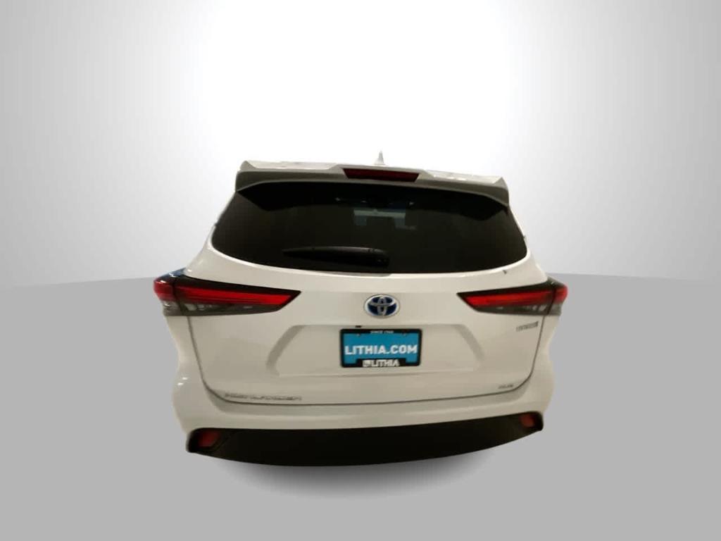 used 2023 Toyota Highlander Hybrid car, priced at $34,367