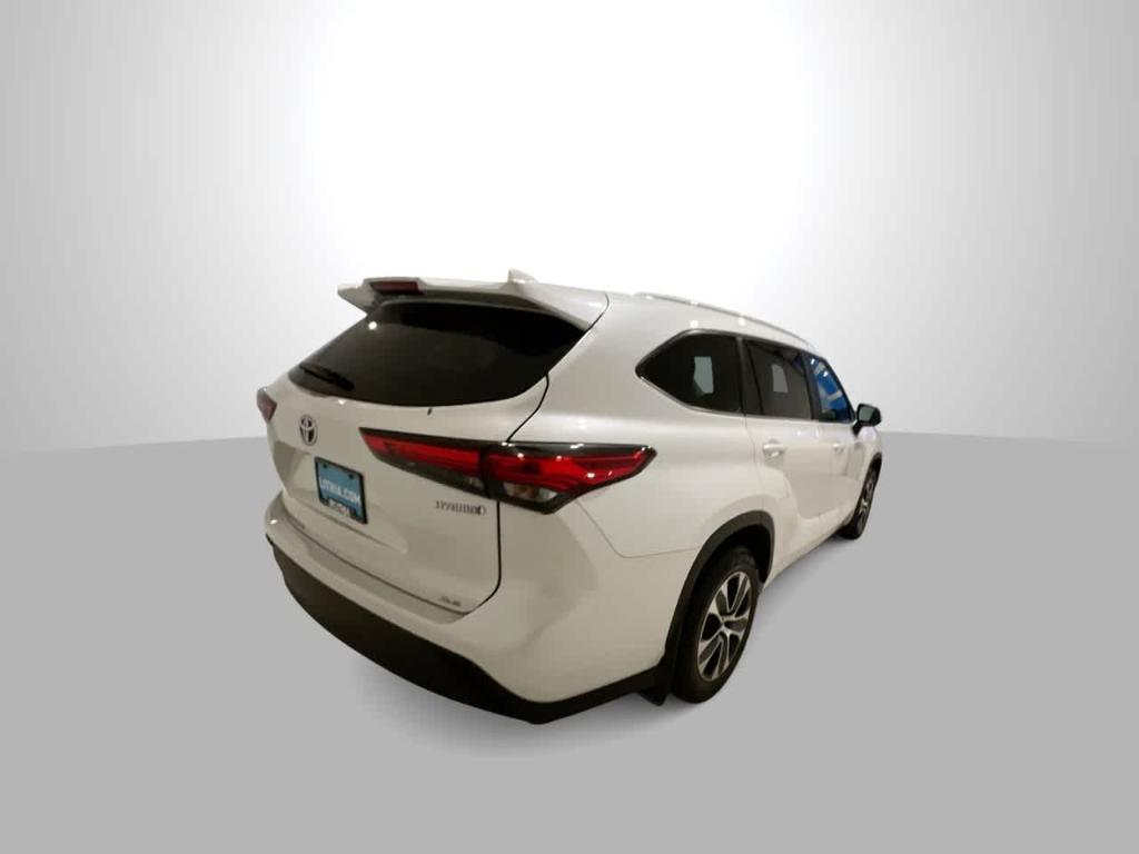 used 2023 Toyota Highlander Hybrid car, priced at $34,367