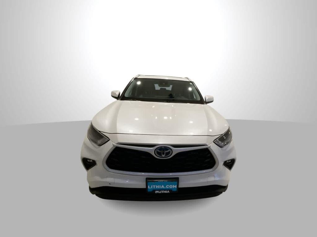 used 2023 Toyota Highlander Hybrid car, priced at $34,367