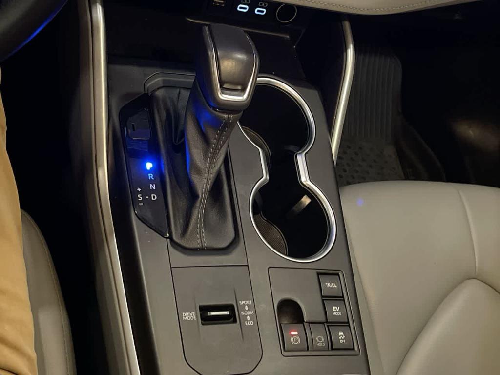used 2023 Toyota Highlander Hybrid car, priced at $34,367