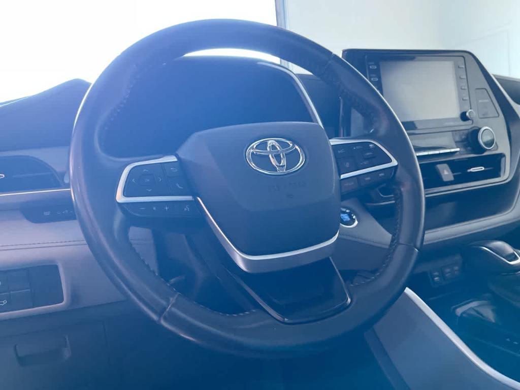 used 2022 Toyota Highlander car, priced at $34,785