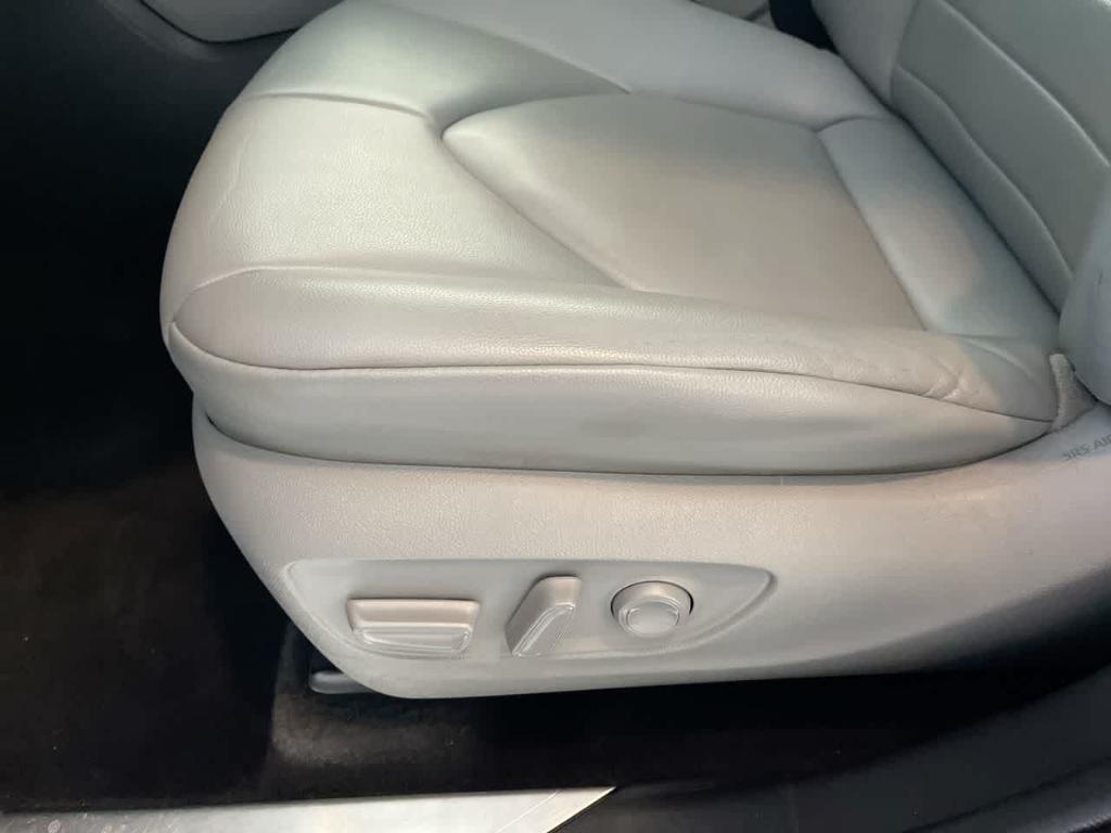 used 2022 Toyota Highlander car, priced at $34,785