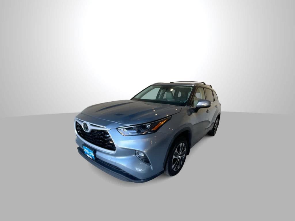 used 2022 Toyota Highlander car, priced at $34,785