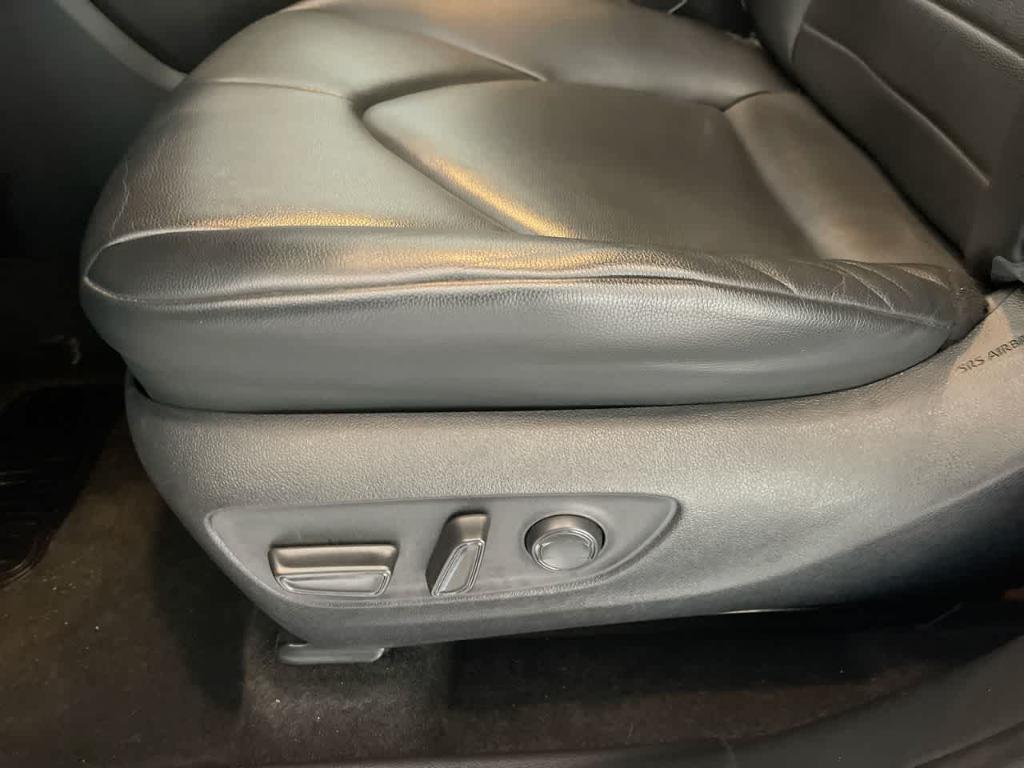 used 2023 Toyota Highlander car, priced at $34,574