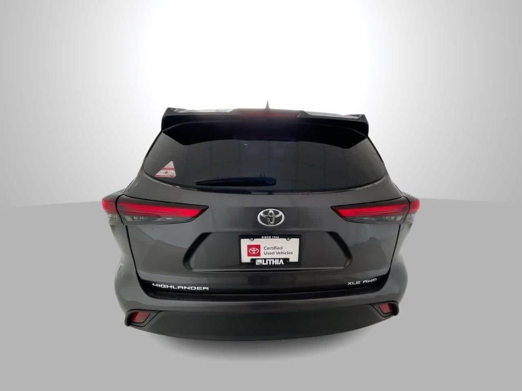 used 2022 Toyota Highlander car, priced at $38,526