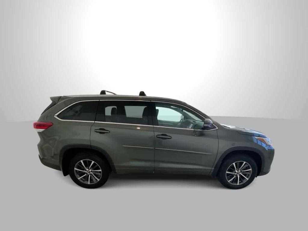 used 2018 Toyota Highlander car, priced at $24,794