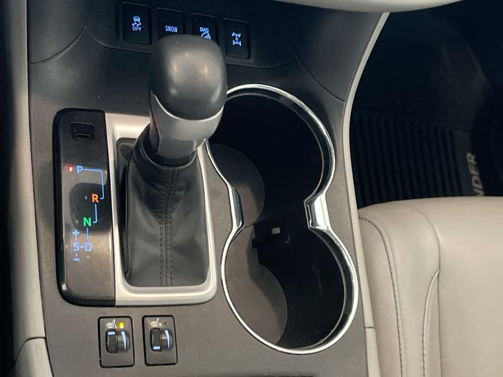 used 2018 Toyota Highlander car, priced at $24,794