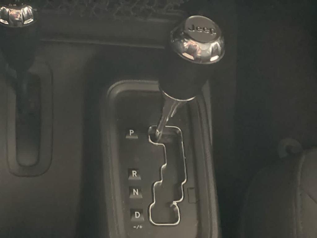 used 2015 Jeep Wrangler Unlimited car, priced at $15,165