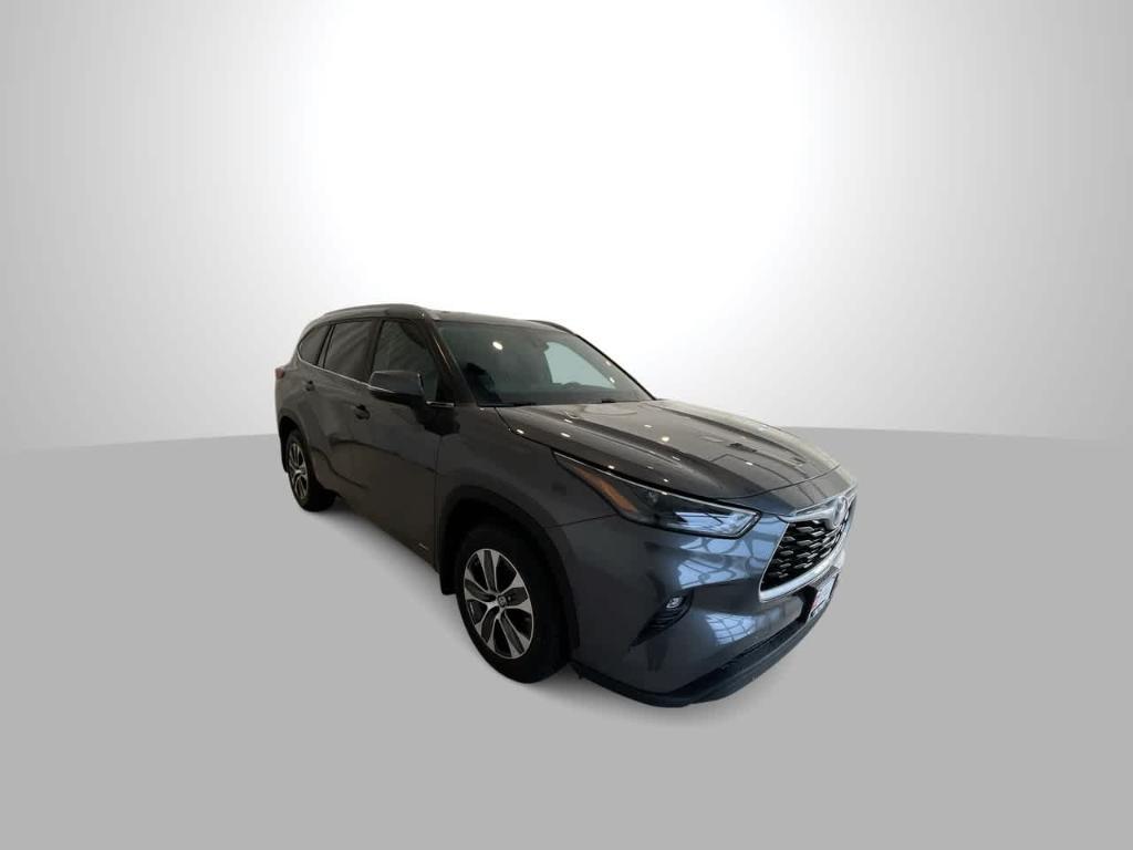 used 2023 Toyota Highlander Hybrid car, priced at $41,896