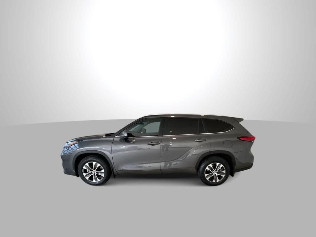 used 2023 Toyota Highlander Hybrid car, priced at $41,896