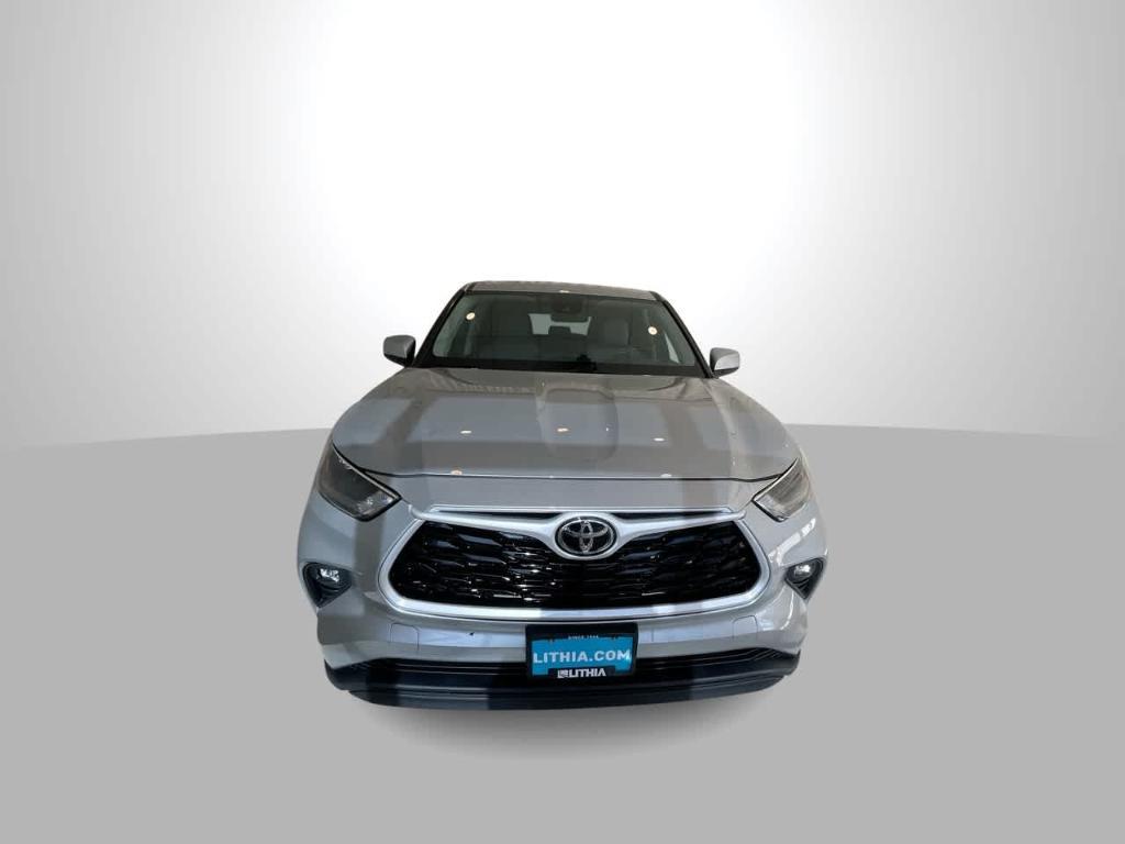 used 2023 Toyota Highlander car, priced at $33,696