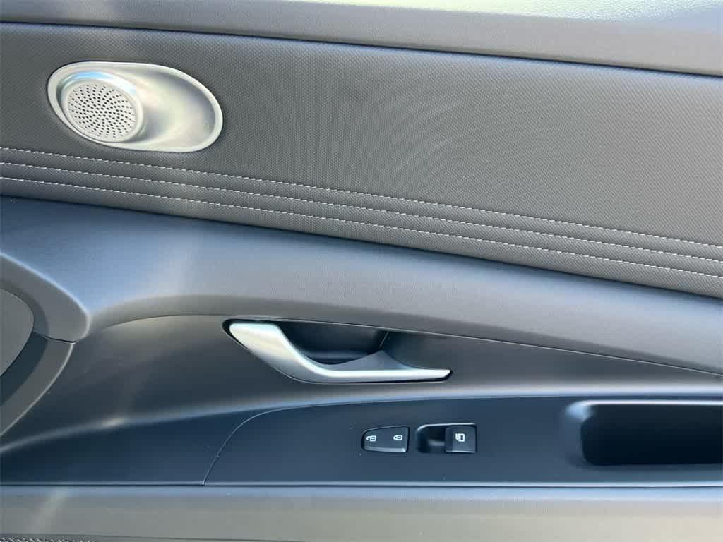 new 2025 Hyundai Elantra car, priced at $23,453