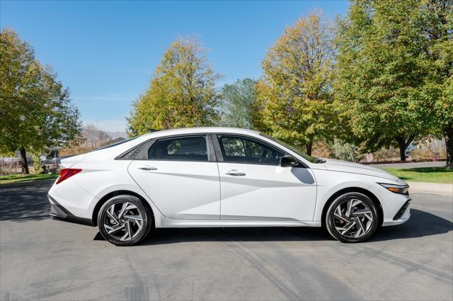 new 2025 Hyundai Elantra HEV car, priced at $29,140