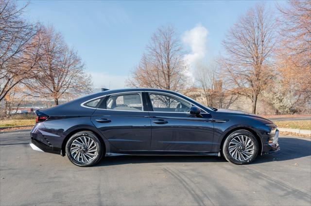 new 2025 Hyundai Sonata Hybrid car, priced at $39,120