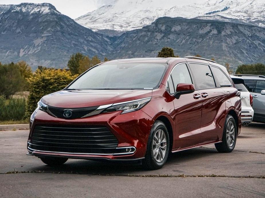 used 2021 Toyota Sienna car, priced at $43,686