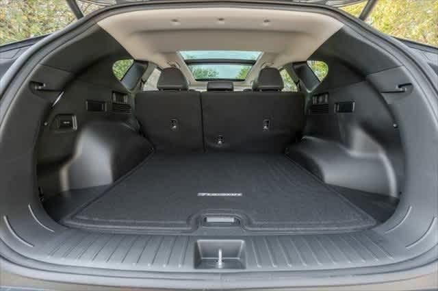 new 2025 Hyundai TUCSON Hybrid car, priced at $37,299