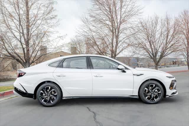 new 2025 Hyundai Sonata car, priced at $30,748