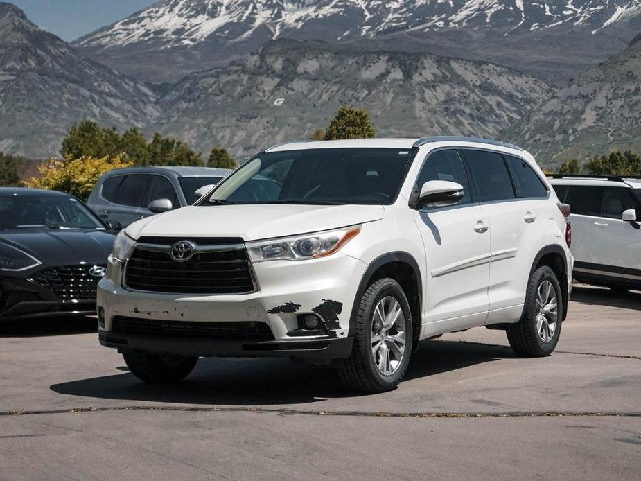 used 2015 Toyota Highlander car, priced at $15,987