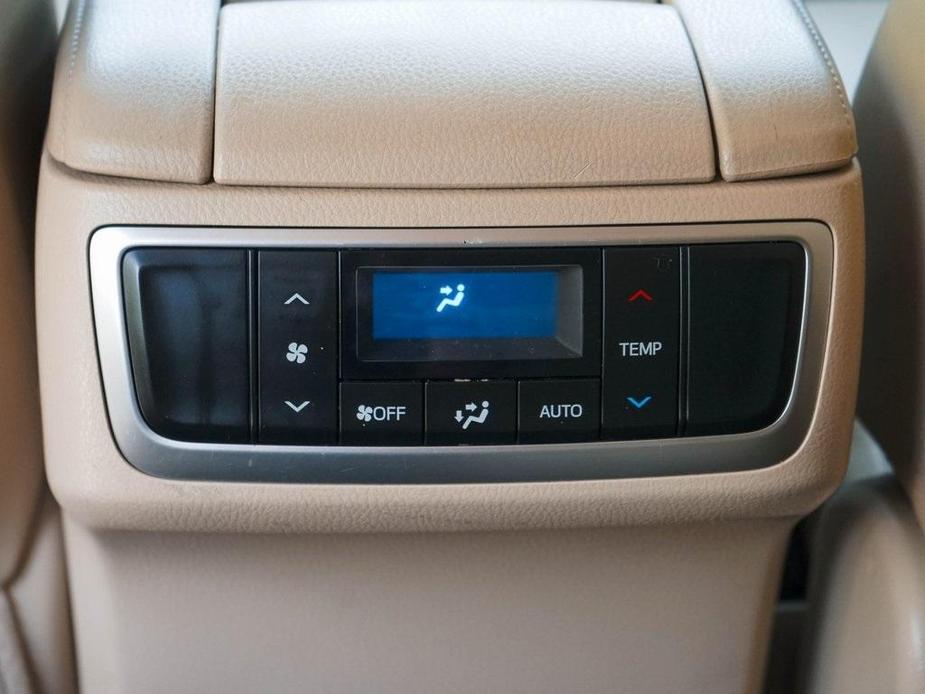 used 2015 Toyota Highlander car, priced at $15,987
