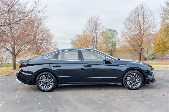 new 2025 Hyundai Sonata Hybrid car, priced at $32,740