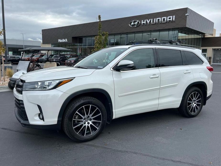 used 2017 Toyota Highlander car, priced at $21,602