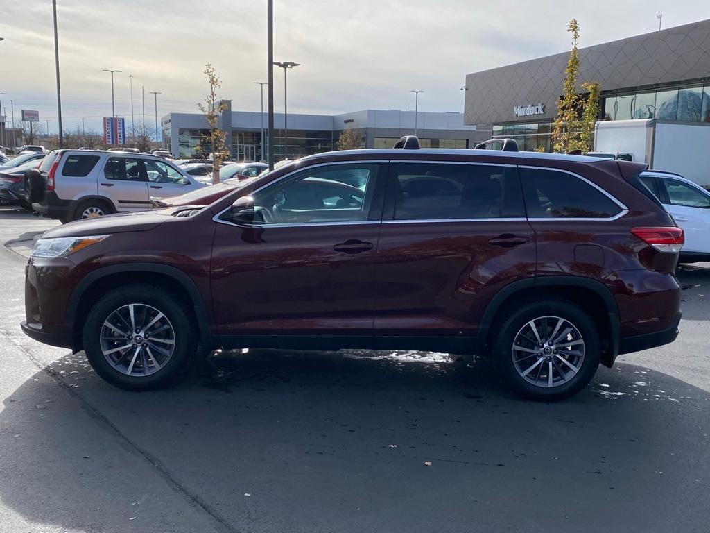 used 2019 Toyota Highlander car, priced at $26,456