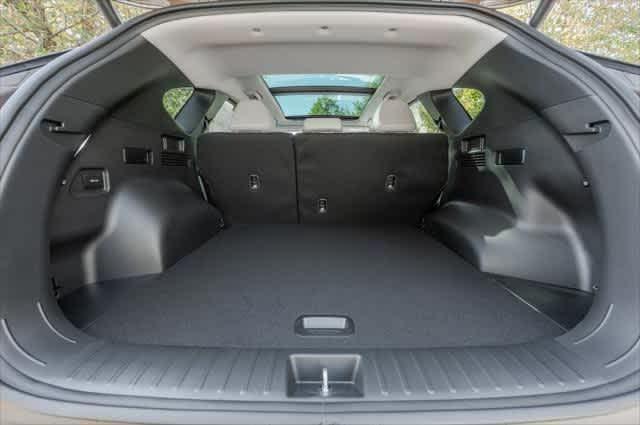 new 2025 Hyundai TUCSON Hybrid car, priced at $37,690