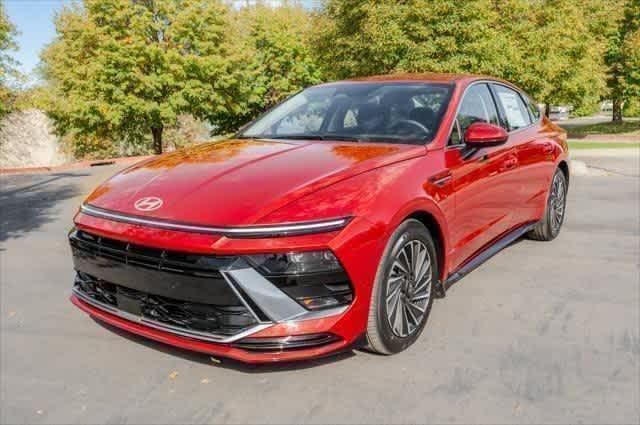new 2025 Hyundai Sonata Hybrid car, priced at $32,470