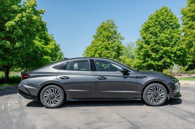 new 2025 Hyundai Sonata Hybrid car, priced at $39,160