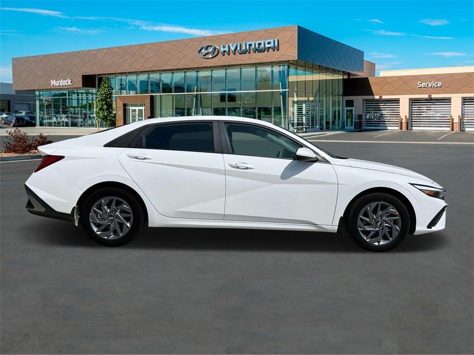 new 2025 Hyundai Elantra HEV car, priced at $28,905