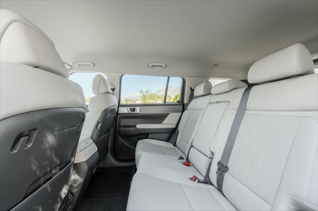 new 2025 Hyundai Santa Fe HEV car, priced at $41,895