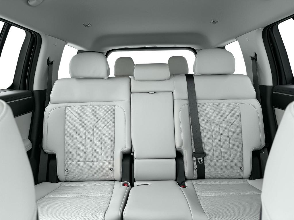 new 2025 Hyundai Santa Fe car, priced at $33,921